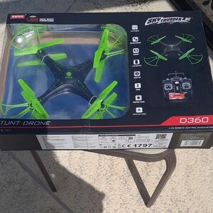 Syma Drone with Green Propellers and Remote